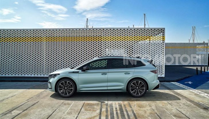Skoda Enyaq iV 50: debutta la nuova versione entry-level - Foto 4 di 17