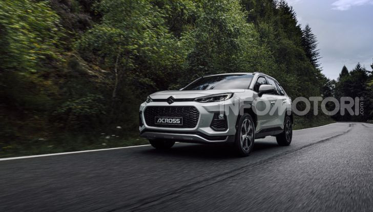 [VIDEO] Suzuki ACross: il SUV ibrido che si sente una sportiva - Foto 10 di 44