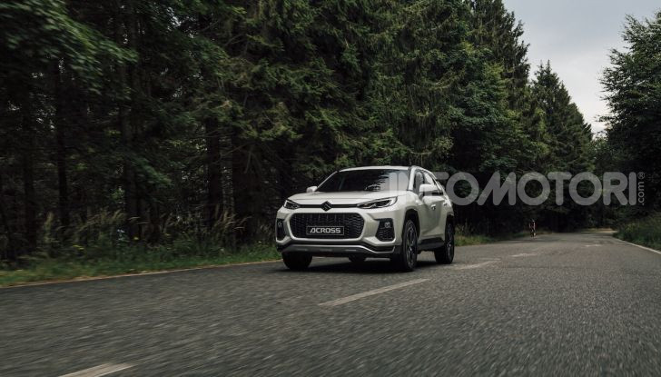 [VIDEO] Suzuki ACross: il SUV ibrido che si sente una sportiva - Foto 11 di 44