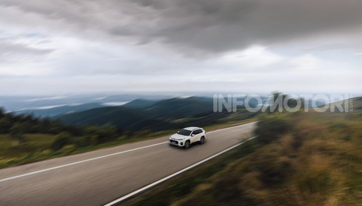 [VIDEO] Suzuki ACross: il SUV ibrido che si sente una sportiva - Foto 13 di 44