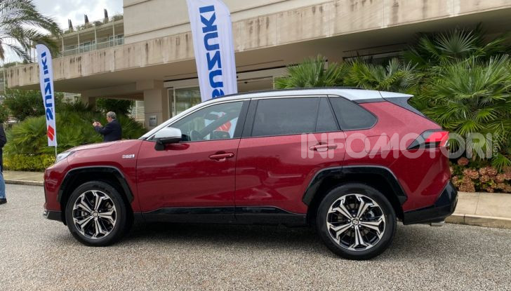 [VIDEO] Suzuki ACross: il SUV ibrido che si sente una sportiva - Foto 32 di 44