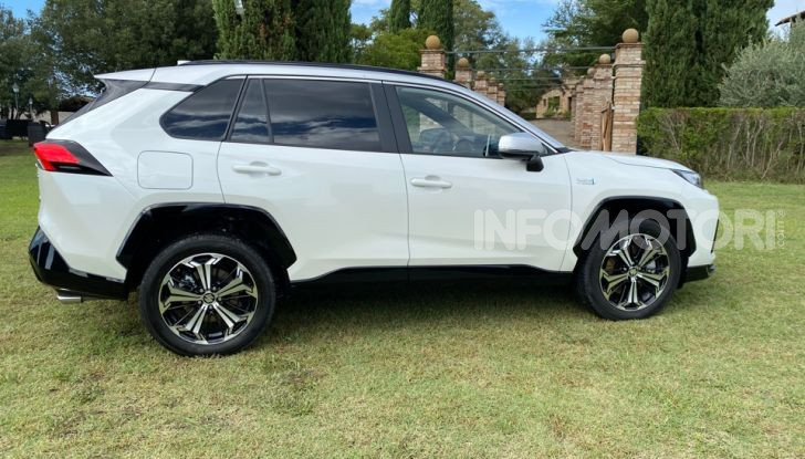 [VIDEO] Suzuki ACross: il SUV ibrido che si sente una sportiva - Foto 41 di 44