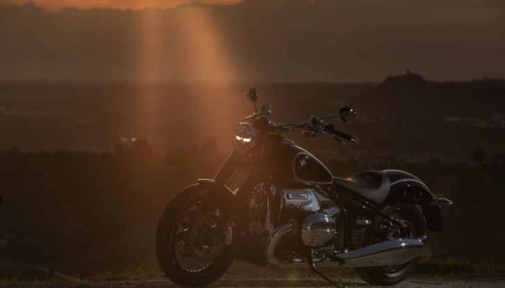 [VIDEO] Prova BMW R18: il boxer da 1.800cc che va oltre l’immaginazione - Foto 14 di 21