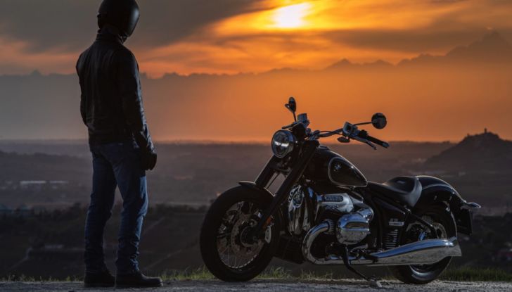 [VIDEO] Prova BMW R18: il boxer da 1.800cc che va oltre l’immaginazione - Foto 15 di 21