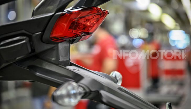 Ducati Multistrada V4: la prima moto con due radar integrati - Foto 2 di 4