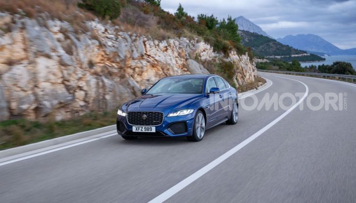 Jaguar XF e XE ancora più veloci, eleganti e connesse - Foto 4 di 11