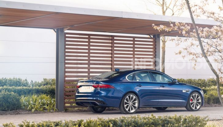 Jaguar XF e XE ancora più veloci, eleganti e connesse - Foto 8 di 11