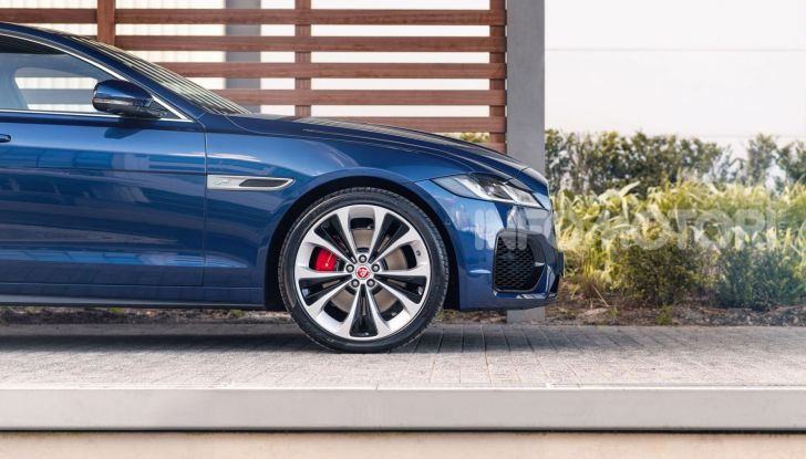 Jaguar XF e XE ancora più veloci, eleganti e connesse - Foto 2 di 11