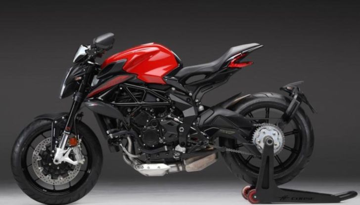 MV Agusta ed Herz danno il via al noleggio di Dragster Rosso e Turismo Veloce 800 Lusso SCS - Foto 5 di 13