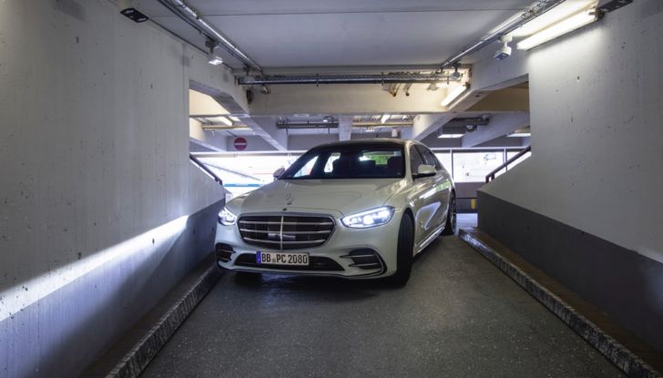 [VIDEO] Prova Mercedes Classe S 2021: come va, dotazioni e prezzi dell’ammiraglia tedesca - Foto 8 di 34