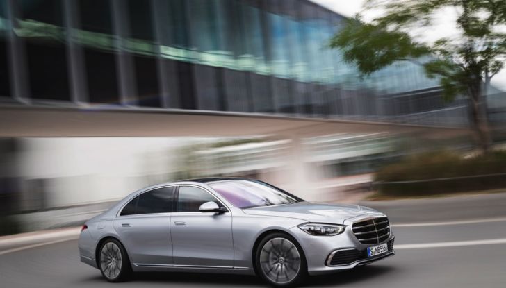 [VIDEO] Prova Mercedes Classe S 2021: come va, dotazioni e prezzi dell’ammiraglia tedesca - Foto 11 di 34