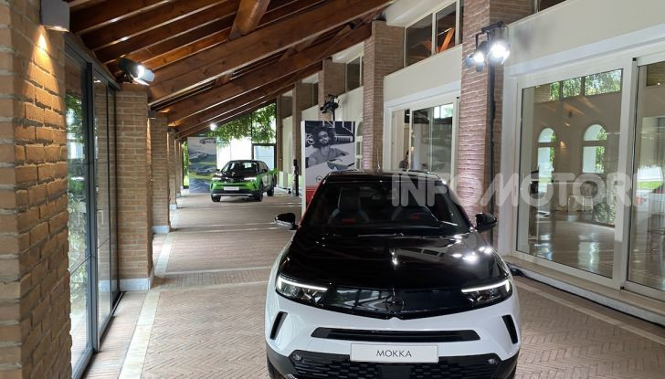 Opel Mokka-e: l’elettrica tedesca vince il Volante d’Oro 2021 - Foto 8 di 24