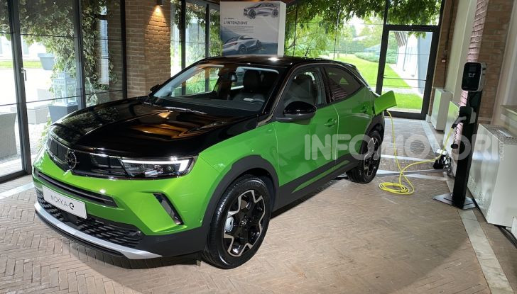 Opel Mokka-e: l’elettrica tedesca vince il Volante d’Oro 2021 - Foto 1 di 24
