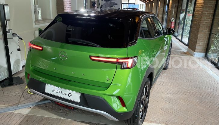 Opel Mokka-e: l’elettrica tedesca vince il Volante d’Oro 2021 - Foto 4 di 24