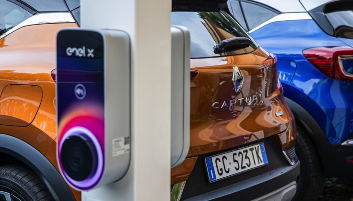 Prova Renault Captur E-Tech Plug-In Hybrid, la migliore alternativa? - Foto 22 di 27