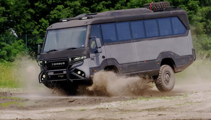 Torsus Praetorian, lo scuolabus estremo e 4×4 - Foto 1 di 12