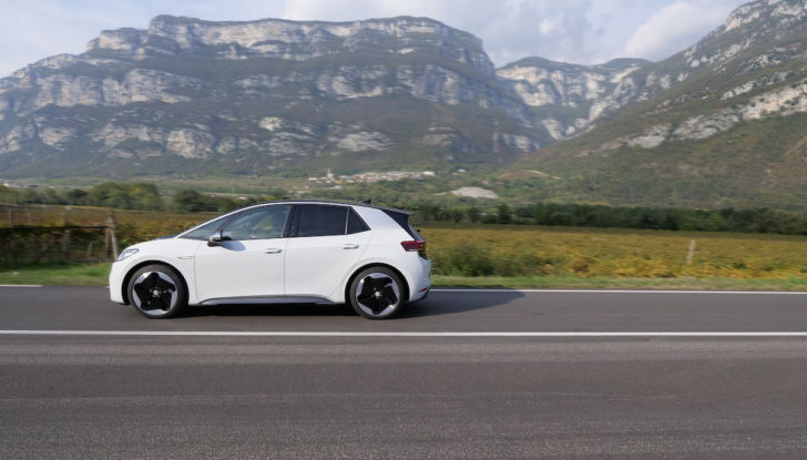 AutoAbo: con Volkswagen l’auto si prende in abbonamento - Foto 19 di 28