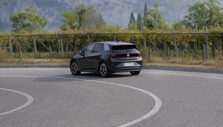 AutoAbo: con Volkswagen l’auto si prende in abbonamento - Foto 23 di 28