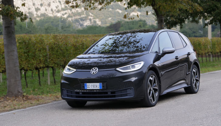 AutoAbo: con Volkswagen l’auto si prende in abbonamento - Foto 18 di 28