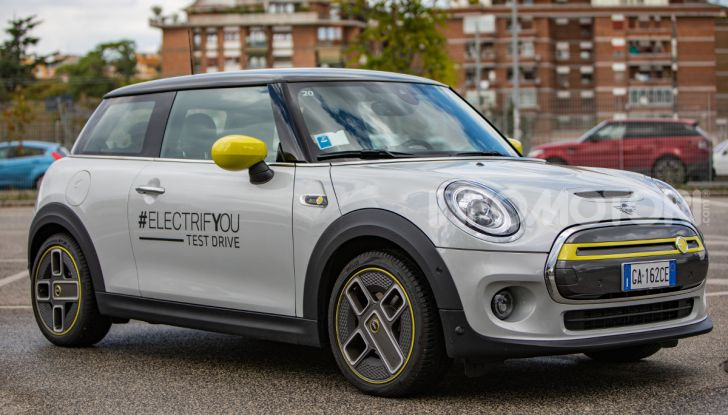 BMW ElectrifYou Mini Elettrica BMW i8