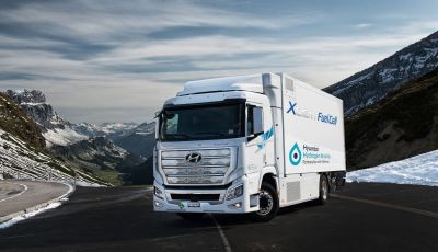 Hyundai consegna i primi camion a idrogeno Xcient Full Cell