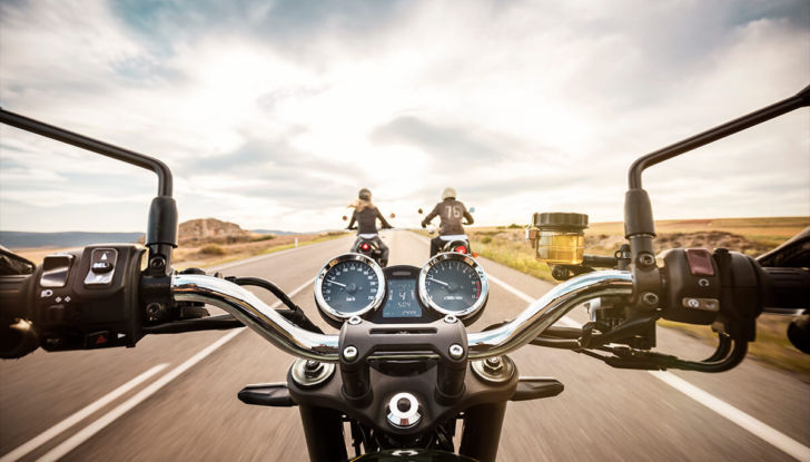 Kawasaki Z900RS: nel 2021 arrivano due nuove colorazioni - Foto 10 di 14