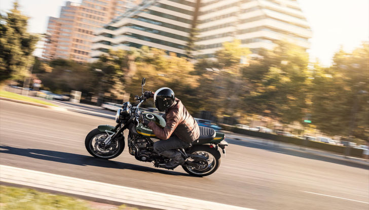 Kawasaki Z900RS: nel 2021 arrivano due nuove colorazioni - Foto 7 di 14