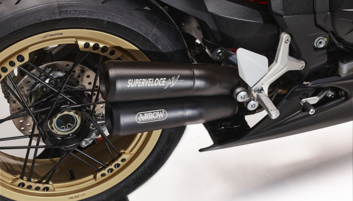 MV Agusta Superveloce 75 Anniversario: potente e per pochissimi fortunati - Foto 2 di 13