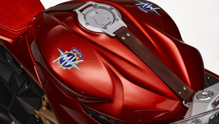MV Agusta Superveloce 75 Anniversario: potente e per pochissimi fortunati - Foto 4 di 13