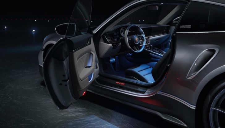 Porsche 911 Turbo S in regalo acquistando un jet Embraer - Foto 6 di 10