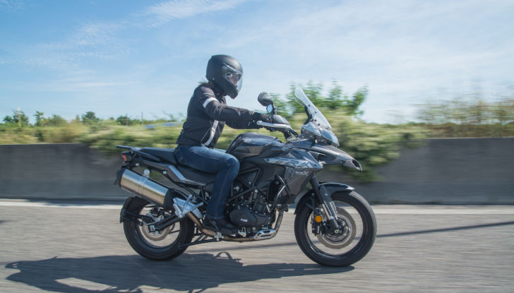 Prova Benelli TRK 502 X: tanta sostanza a un prezzo abbordabile - Foto 24 di 29