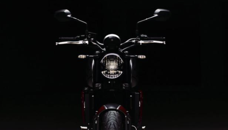 Triumph Trident 660: la roadster inglese scalda il motore - Foto 7 di 17