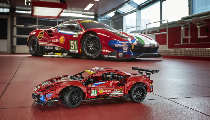 Ferrari 488 GTE AF Corse #51 Lego Technic