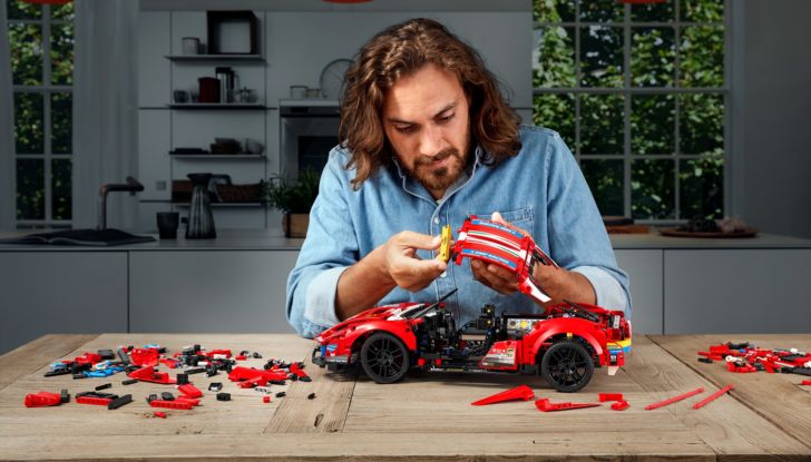 Ferrari 488 GTE AF Corse #51 Lego Technic