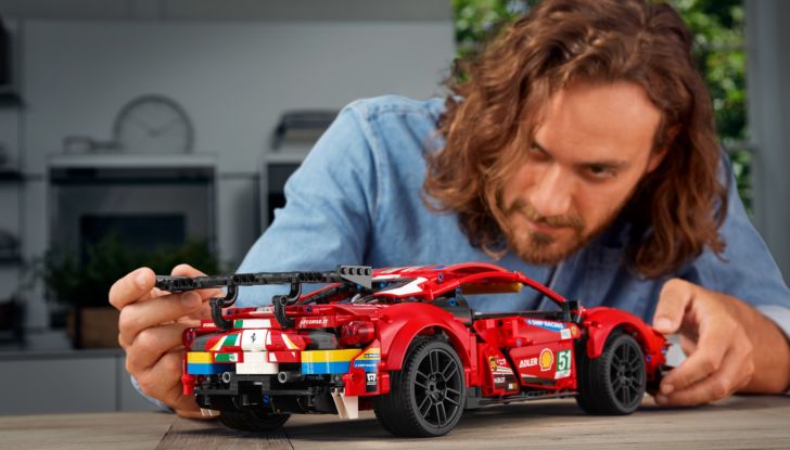 Ferrari 488 GTE AF Corse #51 Lego Technic