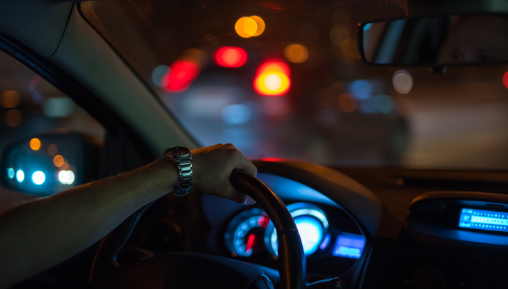 Guida notturna buio vista scarsa