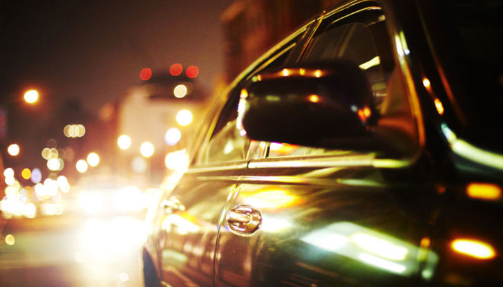 Guida notturna buio vista scarsa