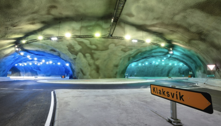 La strada più corta del mondo? Si trova in Scozia e misura poco più di due metri - Foto 5 di 6