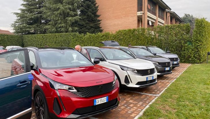 Nuove Peugeot 3008 e 5008 prova su strada, motori e prezzi - Foto 5 di 15