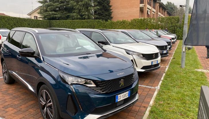 Nuove Peugeot 3008 e 5008 prova su strada, motori e prezzi - Foto 3 di 15