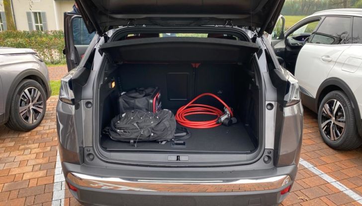 Nuove Peugeot 3008 e 5008 prova su strada, motori e prezzi - Foto 6 di 15