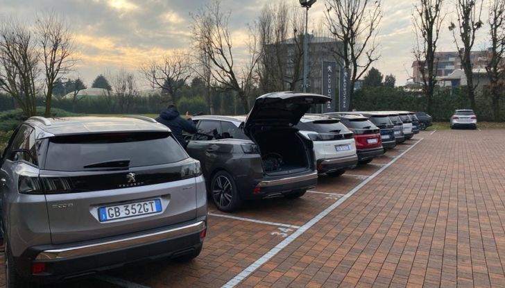 Nuove Peugeot 3008 e 5008 prova su strada, motori e prezzi - Foto 4 di 15