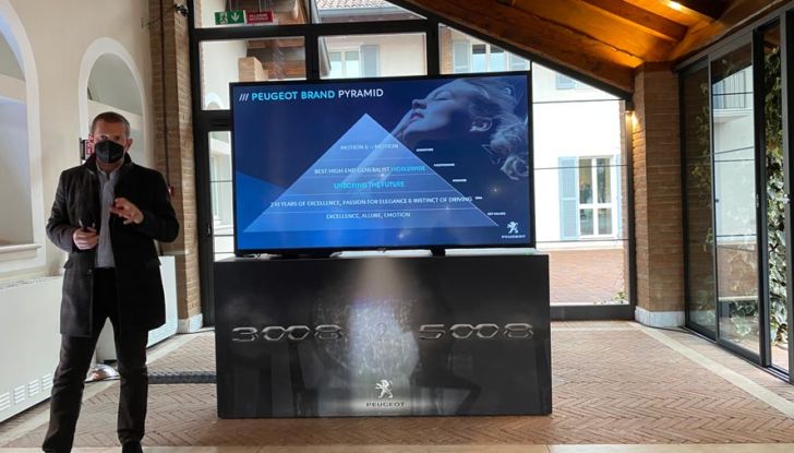 Nuove Peugeot 3008 e 5008 prova su strada, motori e prezzi - Foto 12 di 15