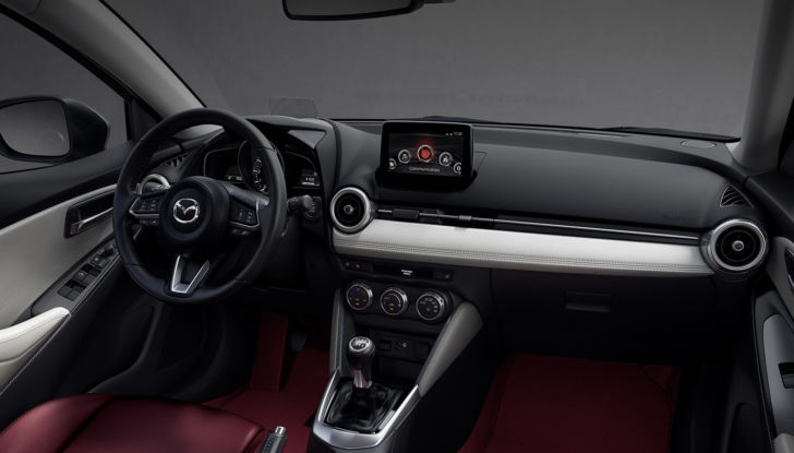 Prova su strada Mazda2 1.5 Mild Hybrid 90 CV - Foto 7 di 10