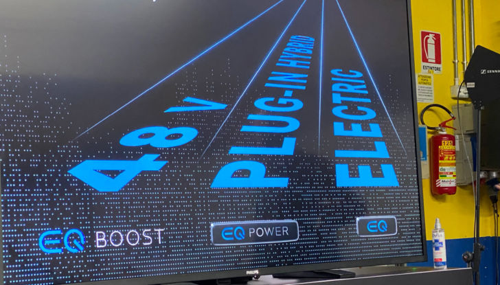 In pista e fuori con la gamma elettrificata Mercedes - Foto 8 di 11