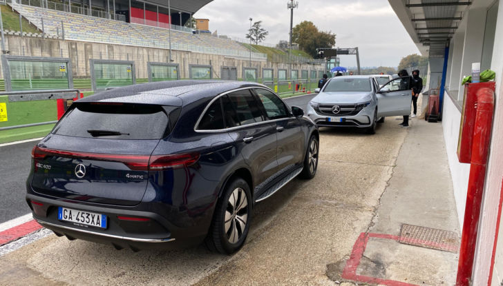 In pista e fuori con la gamma elettrificata Mercedes - Foto 4 di 11
