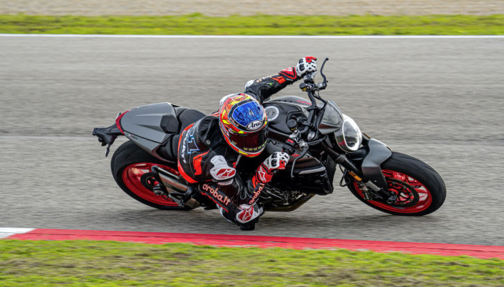 Nuovo Ducati Monster 2021: caratteristiche e prestazioni - Foto 6 di 9