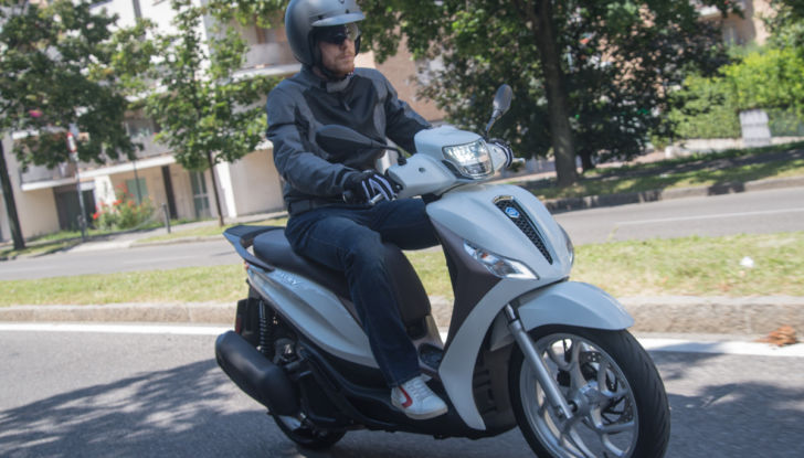 Prova Piaggio Medley 125: il ruote alte per annullare il traffico cittadino - Foto 2 di 26