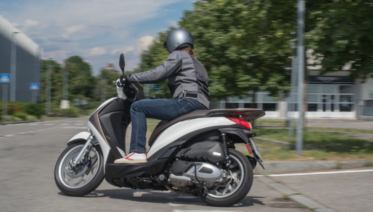 Prova Piaggio Medley 125: il ruote alte per annullare il traffico cittadino - Foto 25 di 26