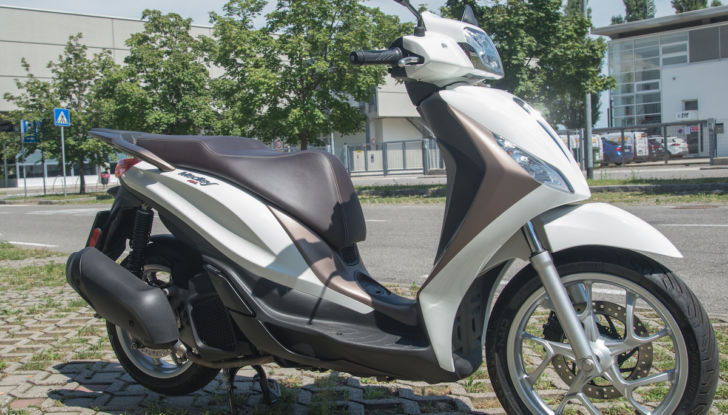 Prova Piaggio Medley 125: il ruote alte per annullare il traffico cittadino - Foto 7 di 26